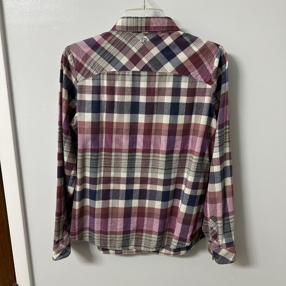 Kuhl Tess Flannel Shirt Womens‎ S/M Fuchsia Navy Plaid Snap Front Long Sleeve - Picture 3 of 10